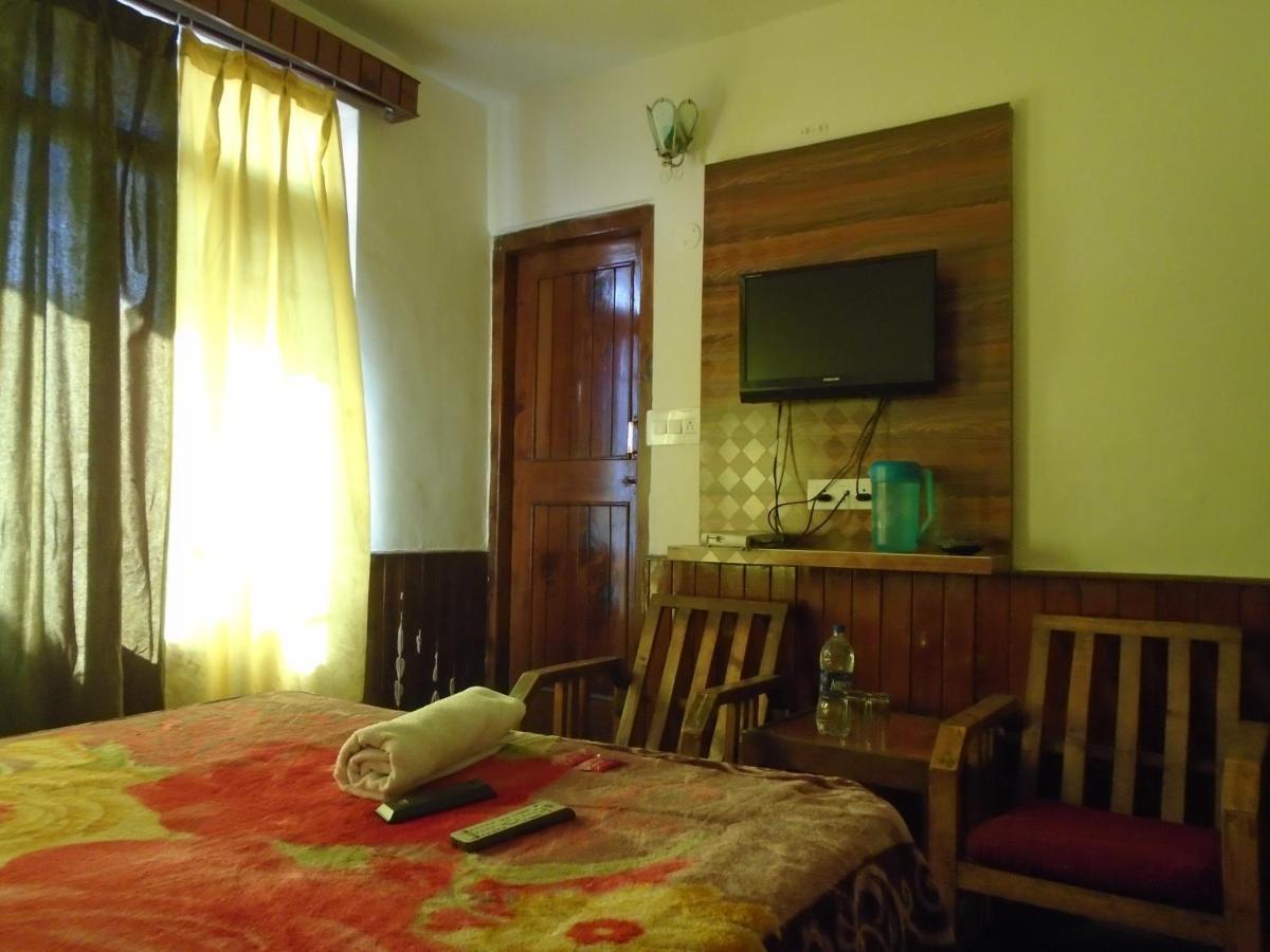 Hotel Magnolia Mallroad Manali المظهر الخارجي الصورة