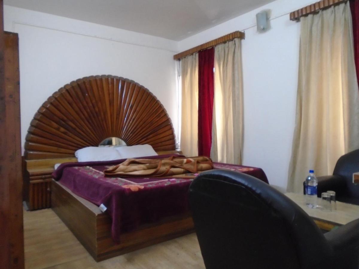 Hotel Magnolia Mallroad Manali المظهر الخارجي الصورة