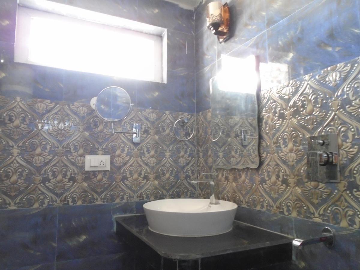 Hotel Magnolia Mallroad Manali المظهر الخارجي الصورة